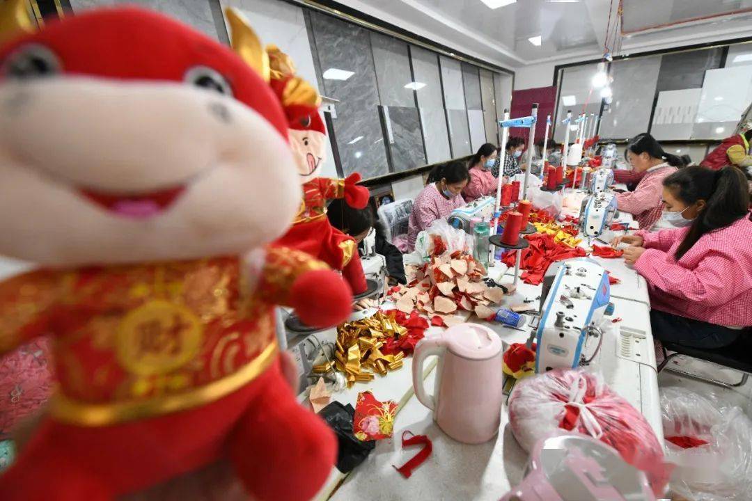 在咱广平农村的玩具加工厂真的挣钱吗?看工人收入咋样