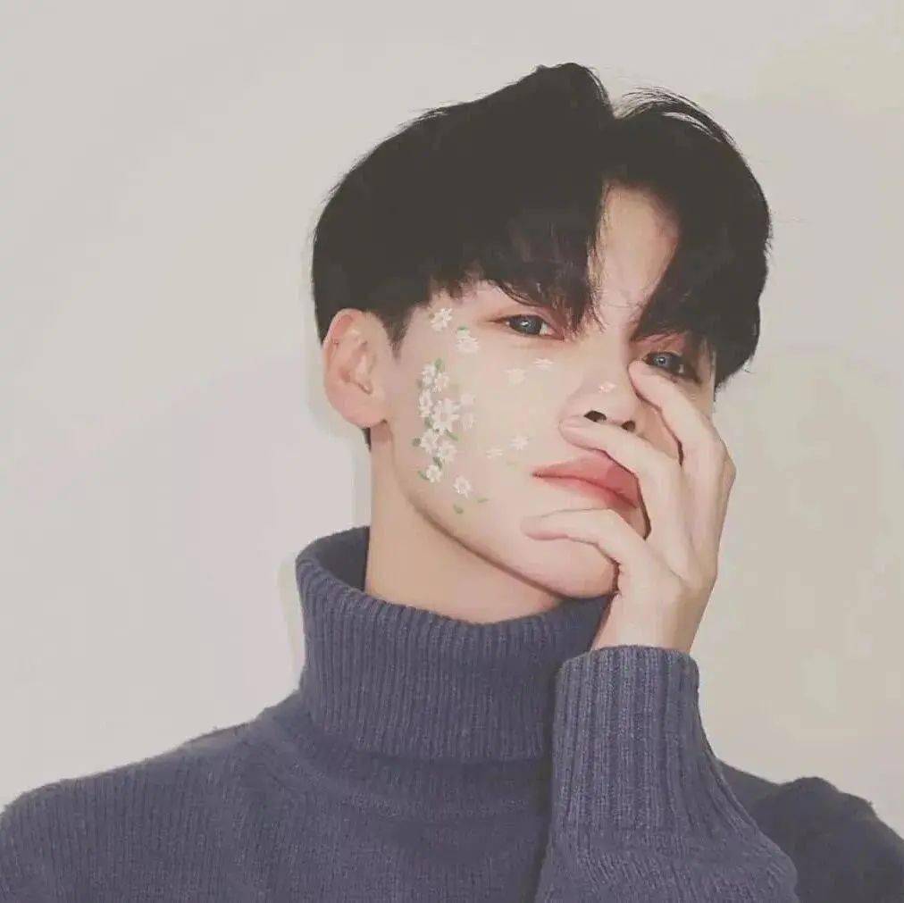 巨款|今日头像丨这个冬天可以当穿你外套的那个女孩吗？