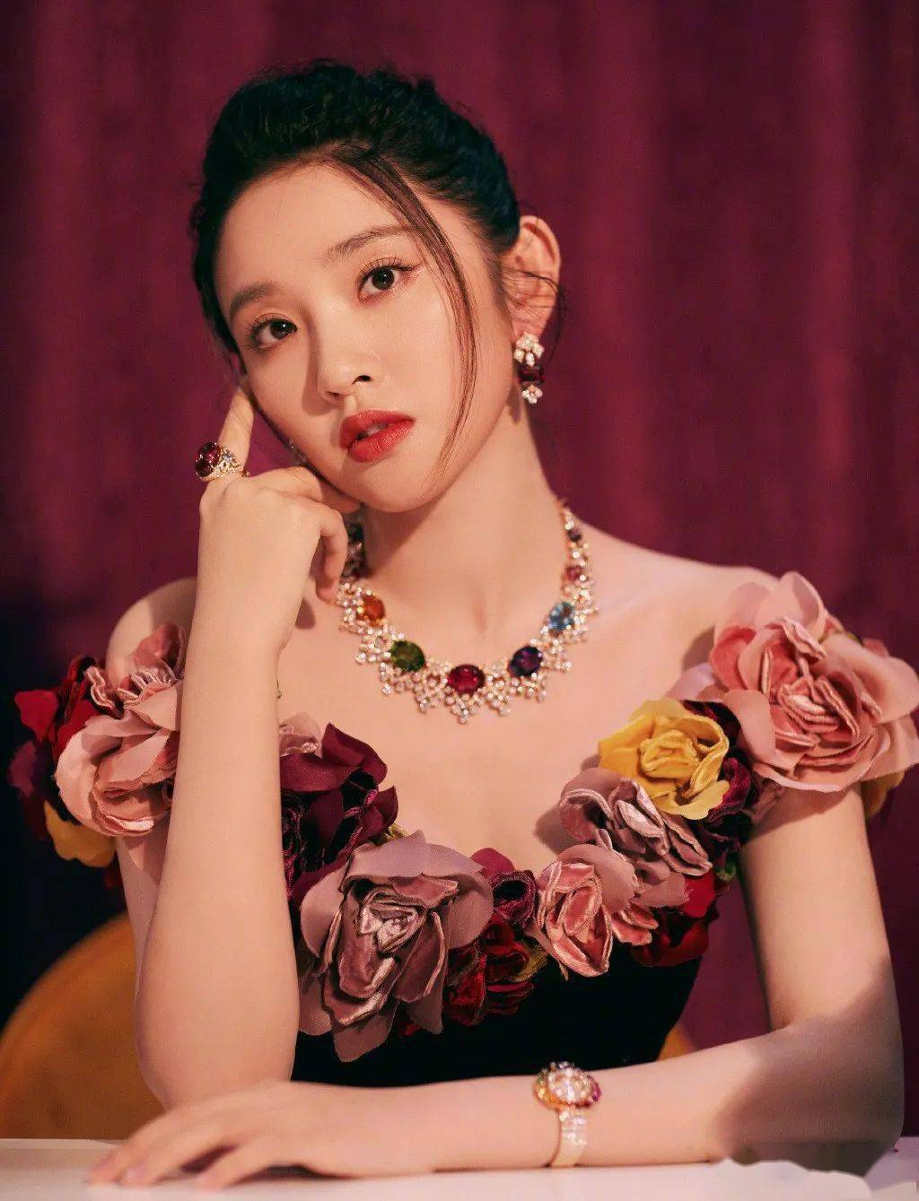 珠宝|女明星复出只拼业务能力？珠宝造型才是新“战场”！