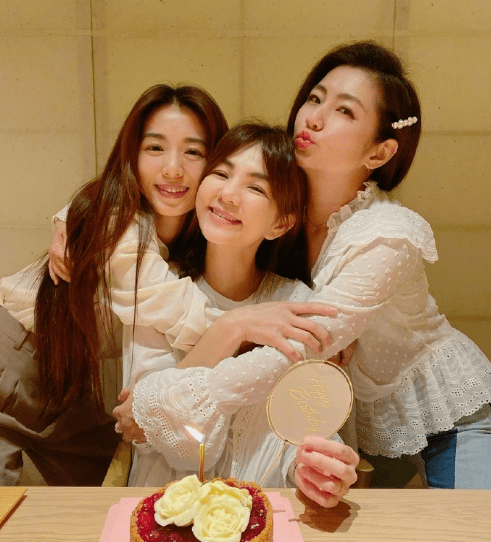 女团鼻祖 she究竟有多赚钱 网友 看看ella的豪宅就懂了