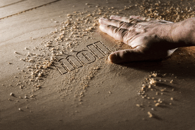 多功能的书柜,伴随成长的活动型椅子以及无眩光的台灯