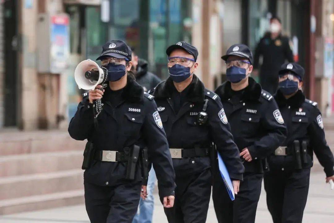 建设平安巴南巴南公安伴你同行