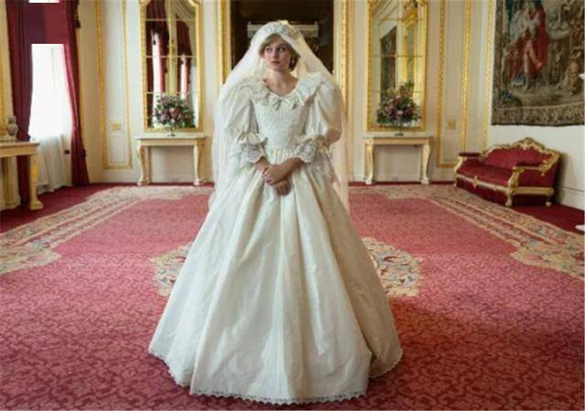 花7万还原戴安娜王妃婚纱,只为一场世纪婚礼?网友:没人超越她
