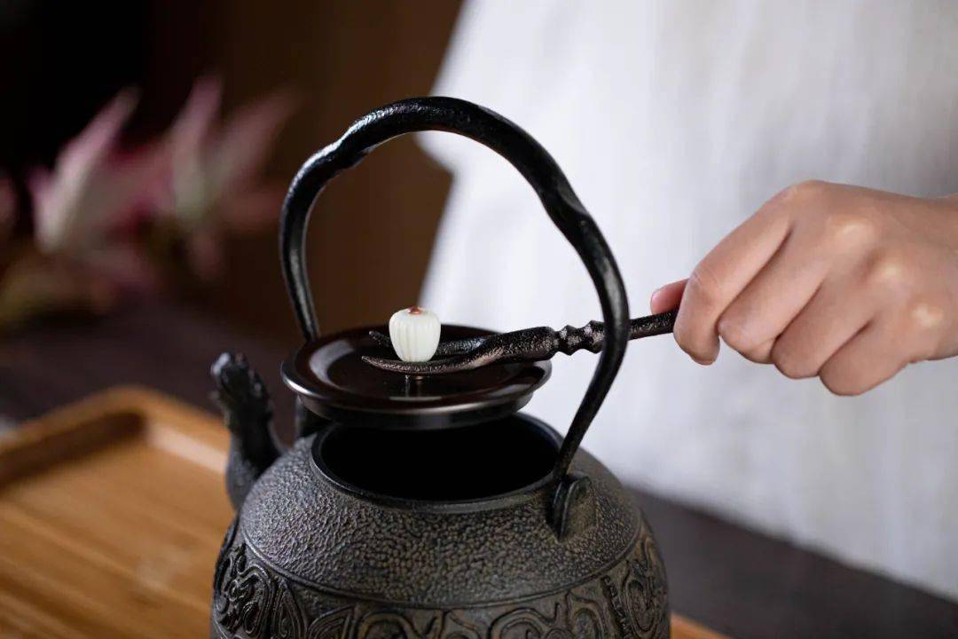 众筹丨烧水泡茶,你和山泉水之间,只差了一把日本铁壶