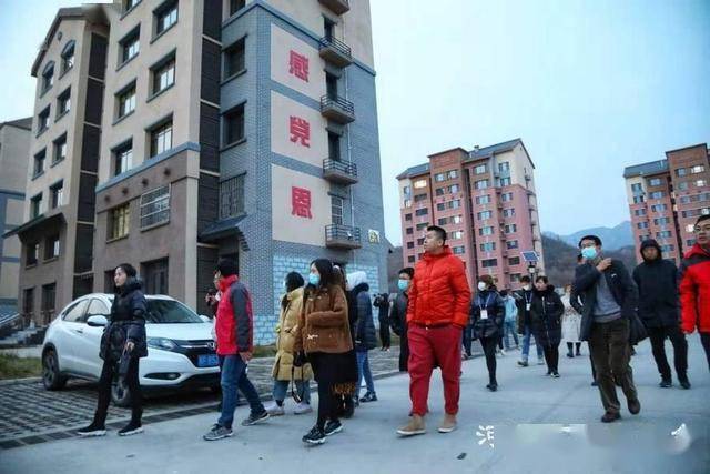龙门村的人口_鲤鱼跳龙门图片