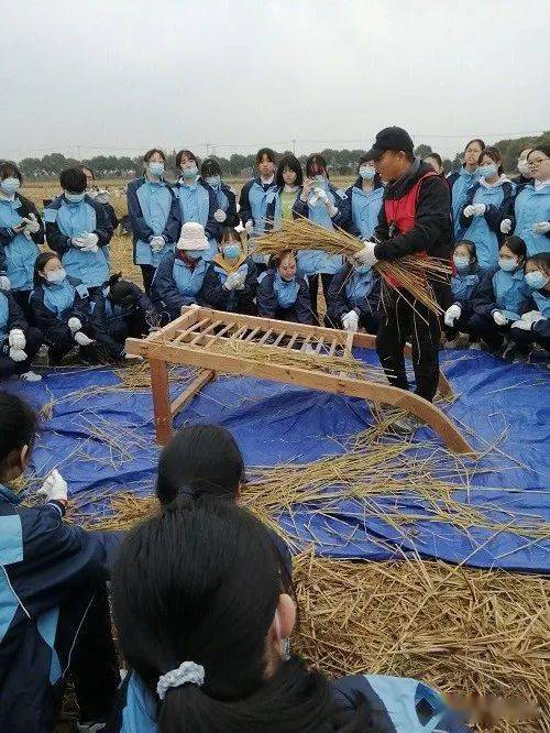 扎稻草人