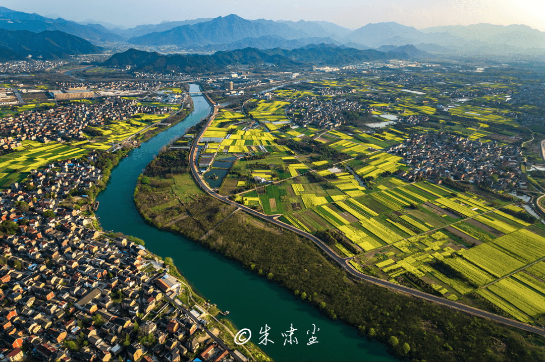 富阳立足还富春山水以本色,加强生态保护和修复,以"一江二线五岛十