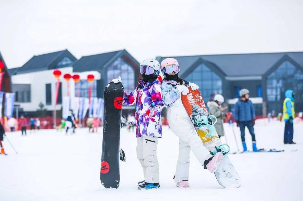 西北最大滑雪场明日盛大开园!超多福利等你来滑