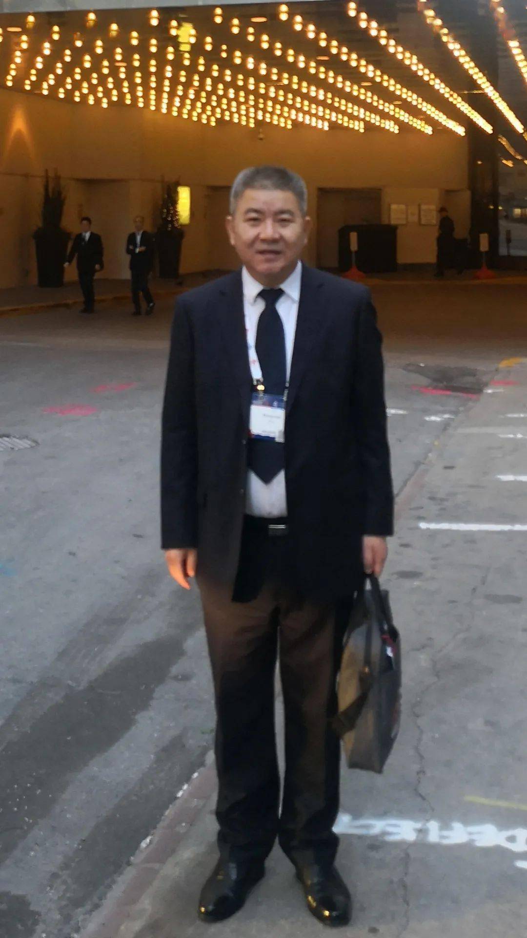 东部战区总医院褚晓源雷增杰团队基于seer的结肠粘液性
