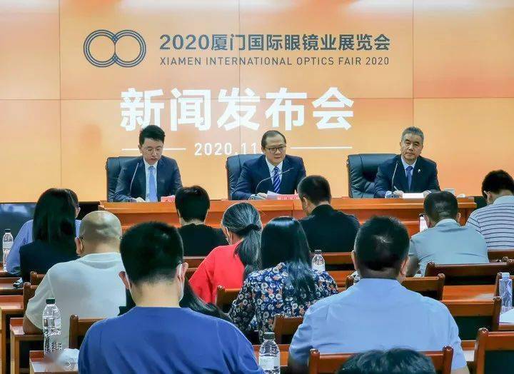 2020世界各国经济总量占比_能源资源总量世界占比(2)