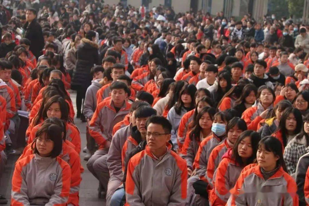 范仲淹公学高中部2020年秋期期中总结暨表彰大会