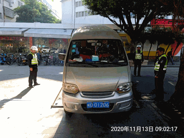 福安这些小车停在停车位,却消失了,原来.