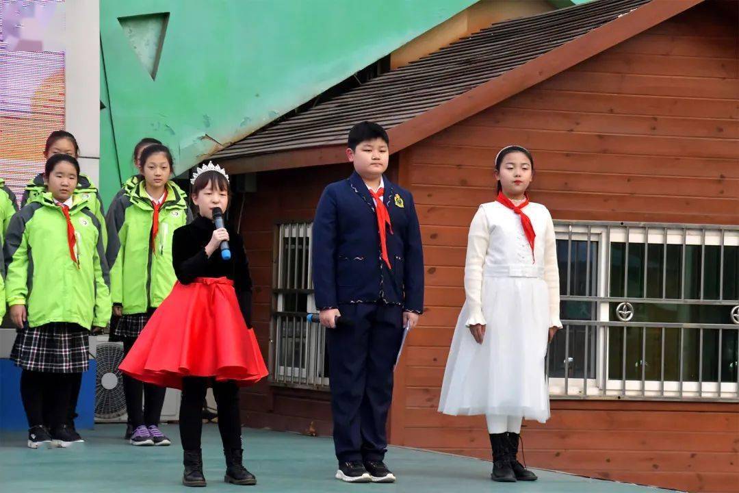 【东风西路小学】"感恩有你一路同行"主题升旗仪式