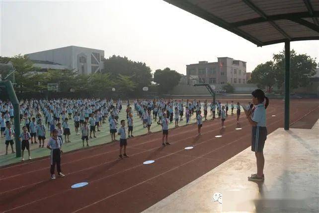 沙溪镇康乐小学开展以"节约粮食,光盘行动"为主题的班队会,让学生了解