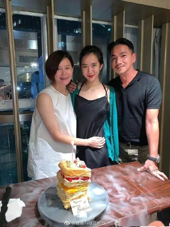 tvb资讯台 w博:@香港tvb资讯台前tvb艺人骆达华同太太卢燕育有女儿