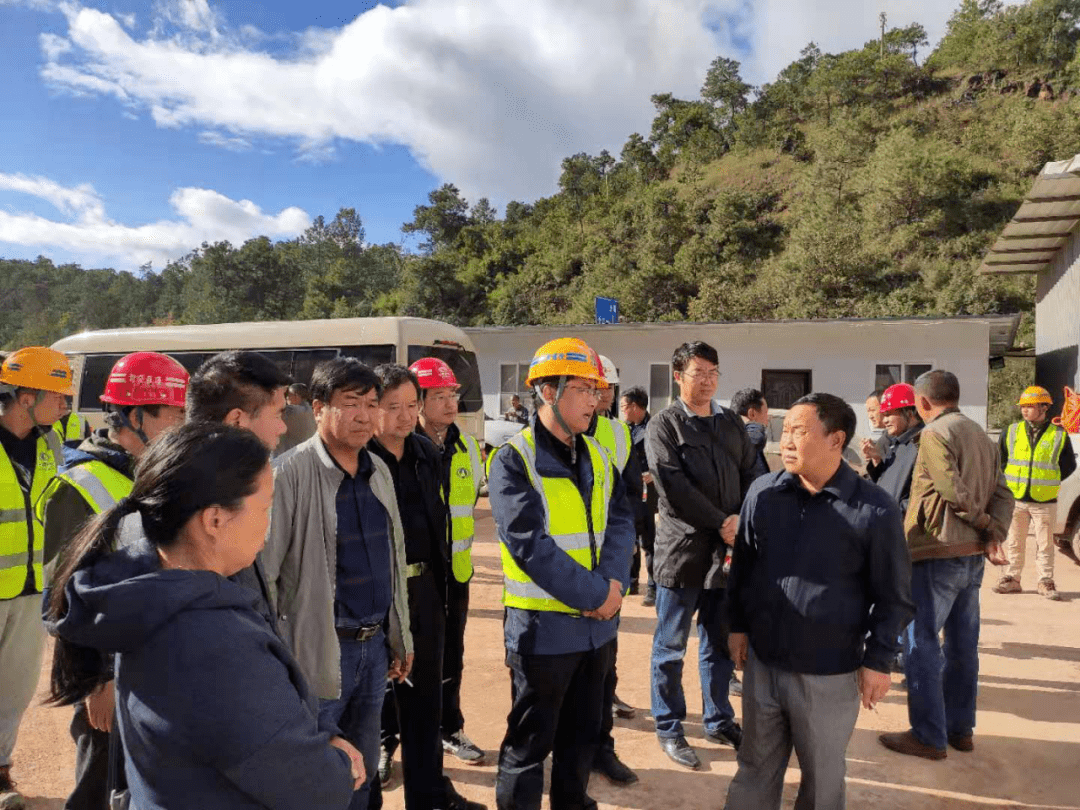 剑川对鹤剑兰高速公路沙溪支线建设情况开展集中视察