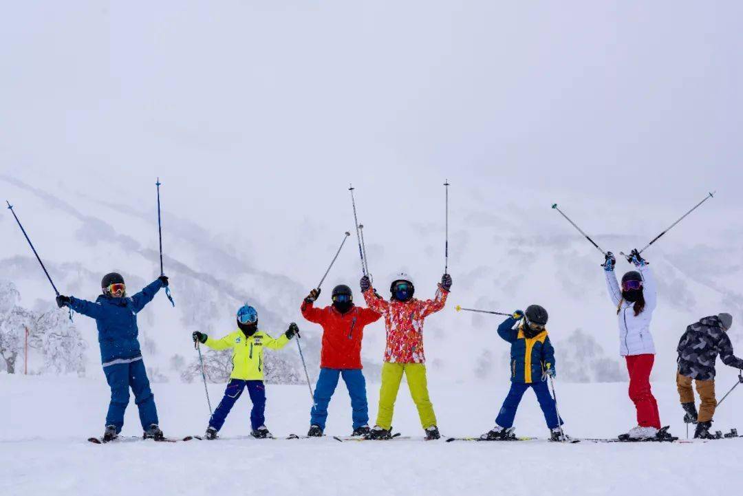 谈球吧体育会玩丨关注冬季最佳运功项目最值得一去的雪场图鉴(图2)