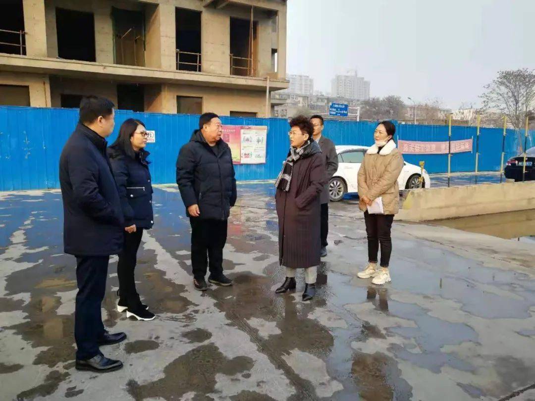 襄都区委副书记代区长李秀娟到西门里办事处调研城建项目