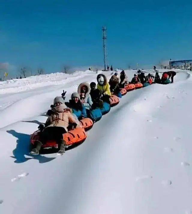 9元单人滑雪票~龙居桃花岛平日周末通用,门票 滑雪 雪圈(取票带每个人