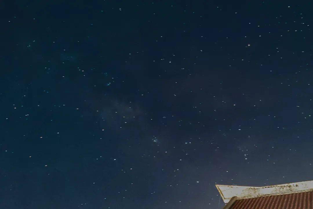 漫天星辰即将落下,新的一天即将开始
