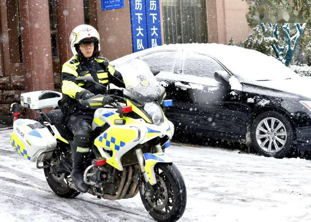 骑警考核照片视频流出原来你是这样的济南铁骑