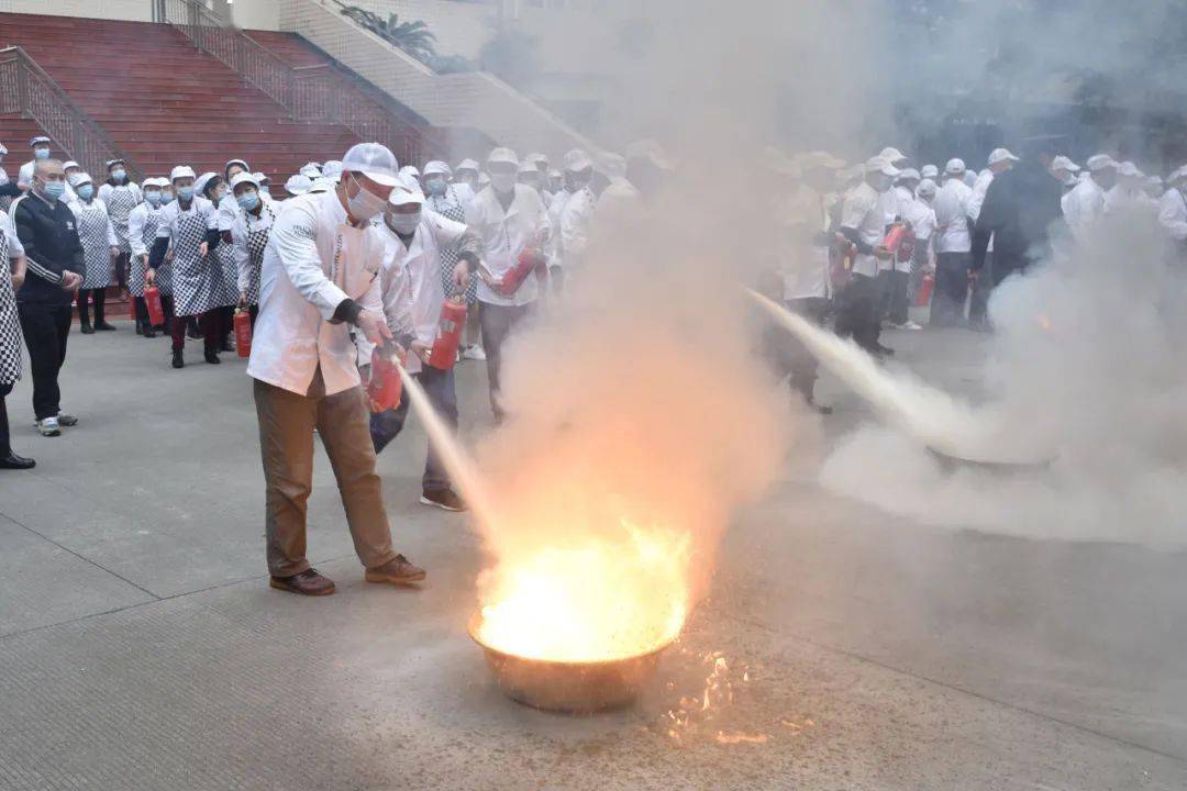 消防演练火堆怎么搭_消防演练图片(3)