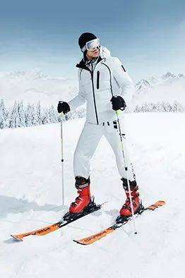 十博体育滑雪服今年出圈儿了！这16个品牌的装备时髦又专业(图36)