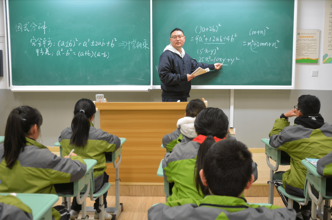 放学后,体育老师有个神秘"兼职"_吴祺亮