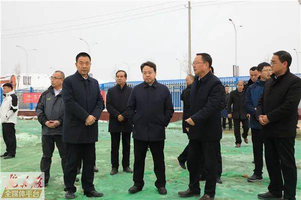 庆阳市副市长杨廷祯,市政府秘书长段登云一同调研检查.