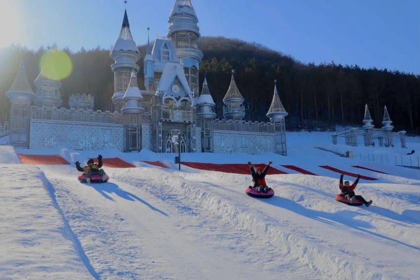 松花江环江公路→雾凇长廊→吉林市五家山滑雪场(冬捕 滑雪 雪圈 全