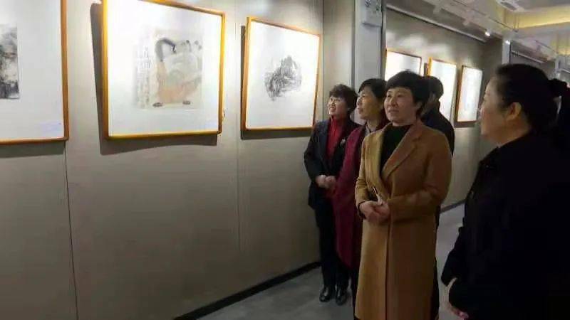 我县举行书画名家交流展_萧县