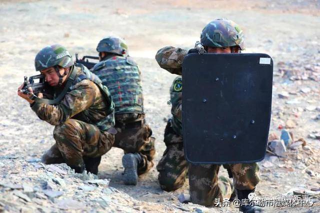 高清组图丨直击武警巴州支队冬季大练兵火爆现场