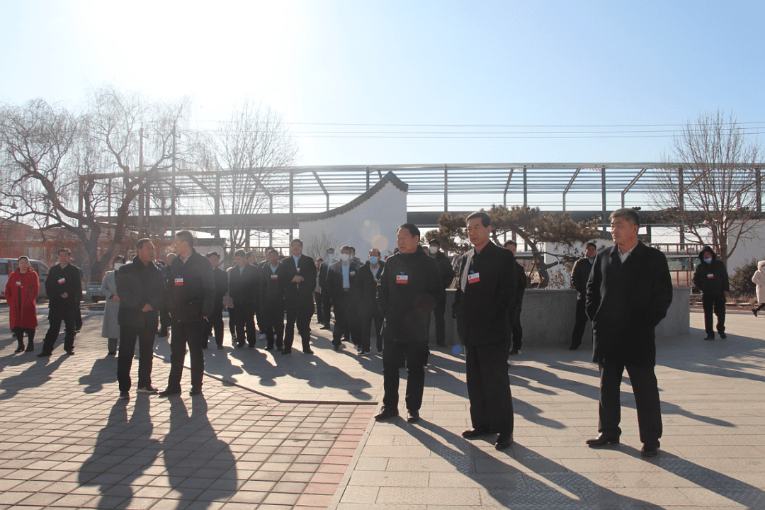 安丘市人大代表视察团来凌视察重点项目建设情况