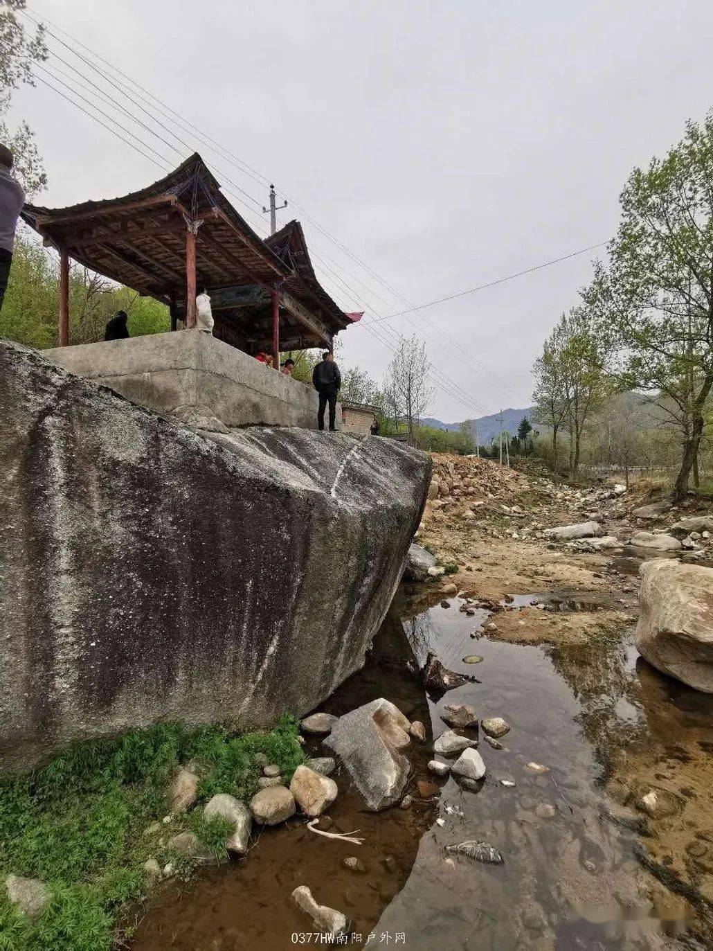 周六自驾南阳户外网寻找周边美食第一站南召二郎船聚餐休闲徒步