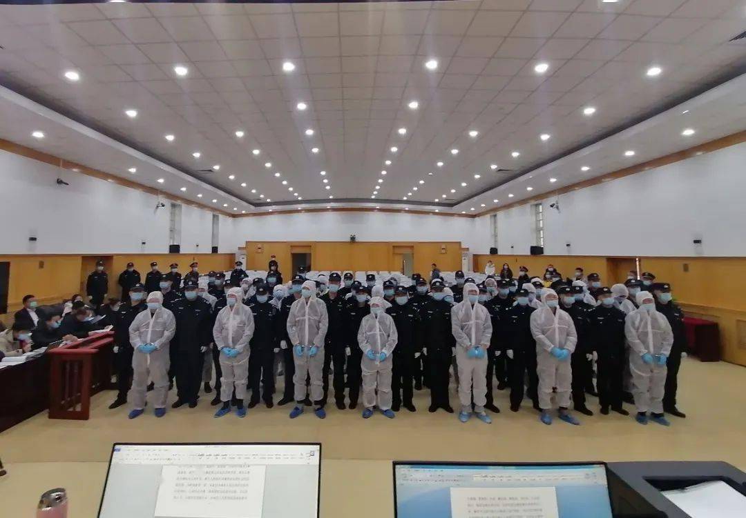 赤城县人民法院公开开庭审理了被告人杨某某等22人涉黑社会性质组织罪