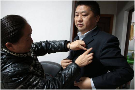 吴应兵携手爱妻登上献血巅峰