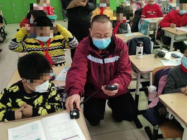 教室人均面积_人均耕地面积图(2)