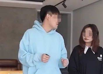 路人口罩蛋糕_戴口罩的路人照片