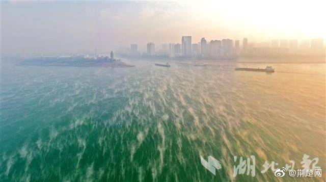 湖北 长江宜昌段又现云蒸霞蔚景观