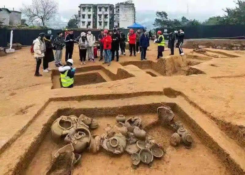 时隔63年,九龙坡再现"船棺葬"遗迹!