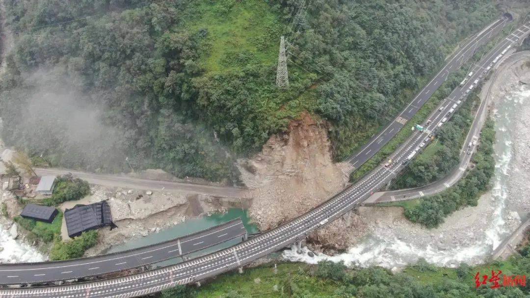 "9·20"灾害和雅西高速公路断道,给成都到攀西地区的交通运输造成极