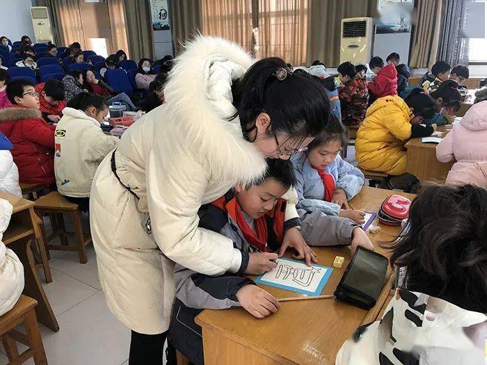 泰州市小学美术课堂教学观摩研讨活动在海陵举行