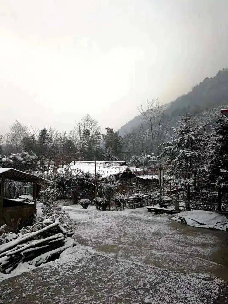 成都近郊最新耍雪地盘点!全部当天打来回!_彭州