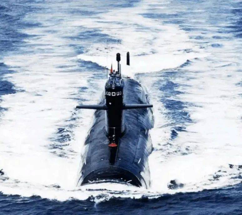 ‘欧宝体育官网入口’
三大国战略核潜艇优势对比！美威力最大 俄最先进 我国怎样？(图1)
