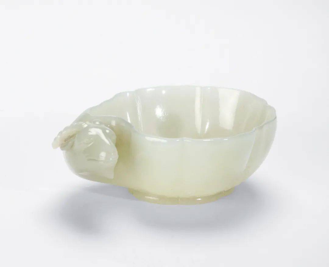 保利拍卖• 四季古董】乾隆白玉羊头洗、紫檀御题诗挂屏等秘藏重器登场丨