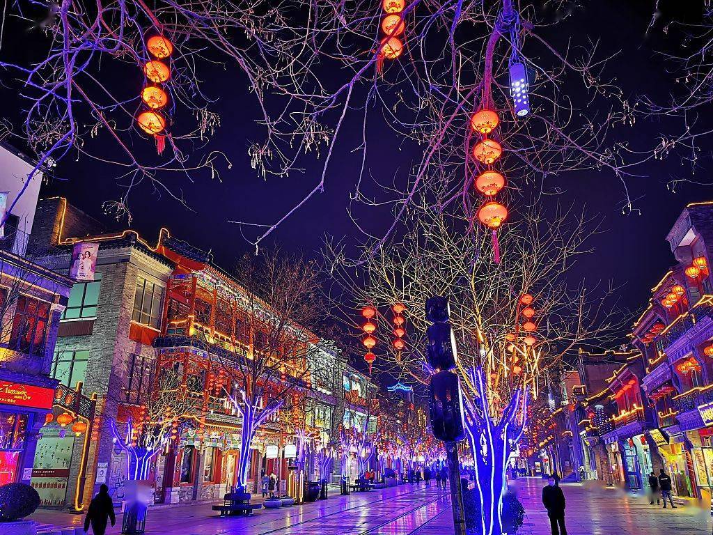 北京前门大街张灯结彩迎新年