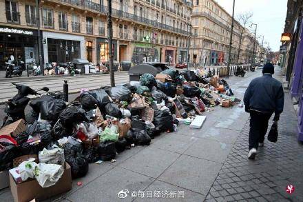 法国清洁工罢工 马赛街头垃圾堆积成山