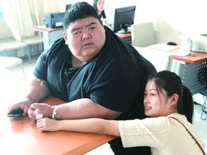 原创他是中国第一胖子重668斤为爱减掉400斤如今怎样了