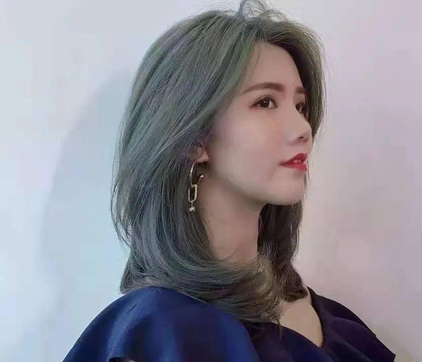 如何吹头发前面好看 c5821041d59f494c9133817b3cd7ad47.jpeg