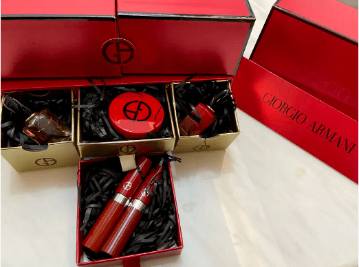 新年首选阿玛尼迷你浓情示爱臻致礼盒,给你的另一半最